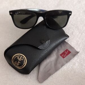 Ray-Ban Black Polarized Sunglasses with Case